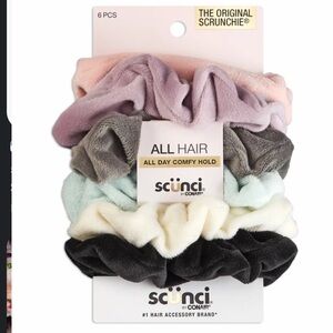 Bundle of 4 Floral Hair Clip with Pearl Center and scrunchies